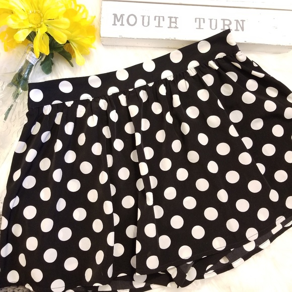 Forever 21 Black & White Polka Dot Skirt Short M - Picture 1 of 4